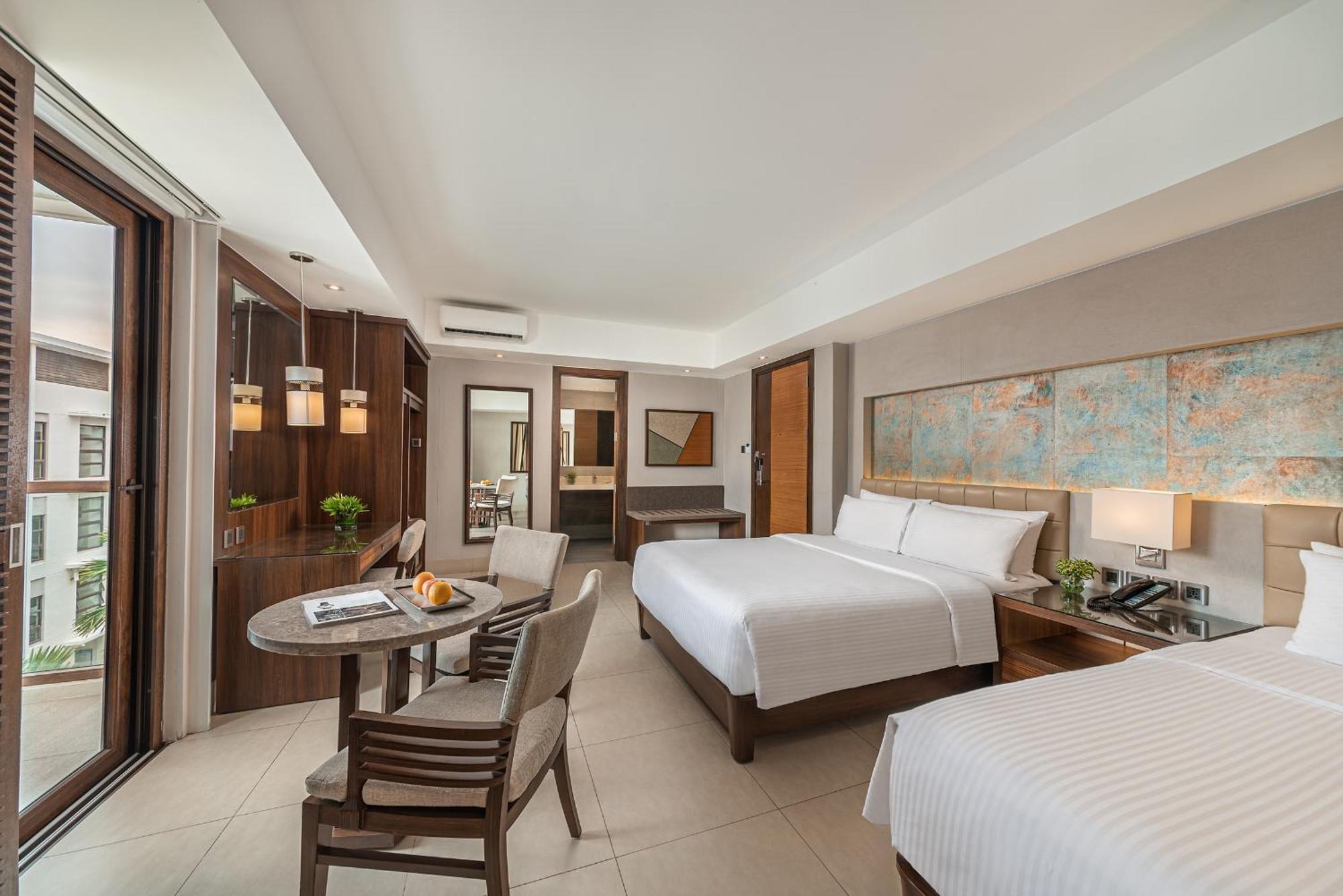 Henann Prime Beach Resort Balabag  Exterior foto Deluxe Family Room
