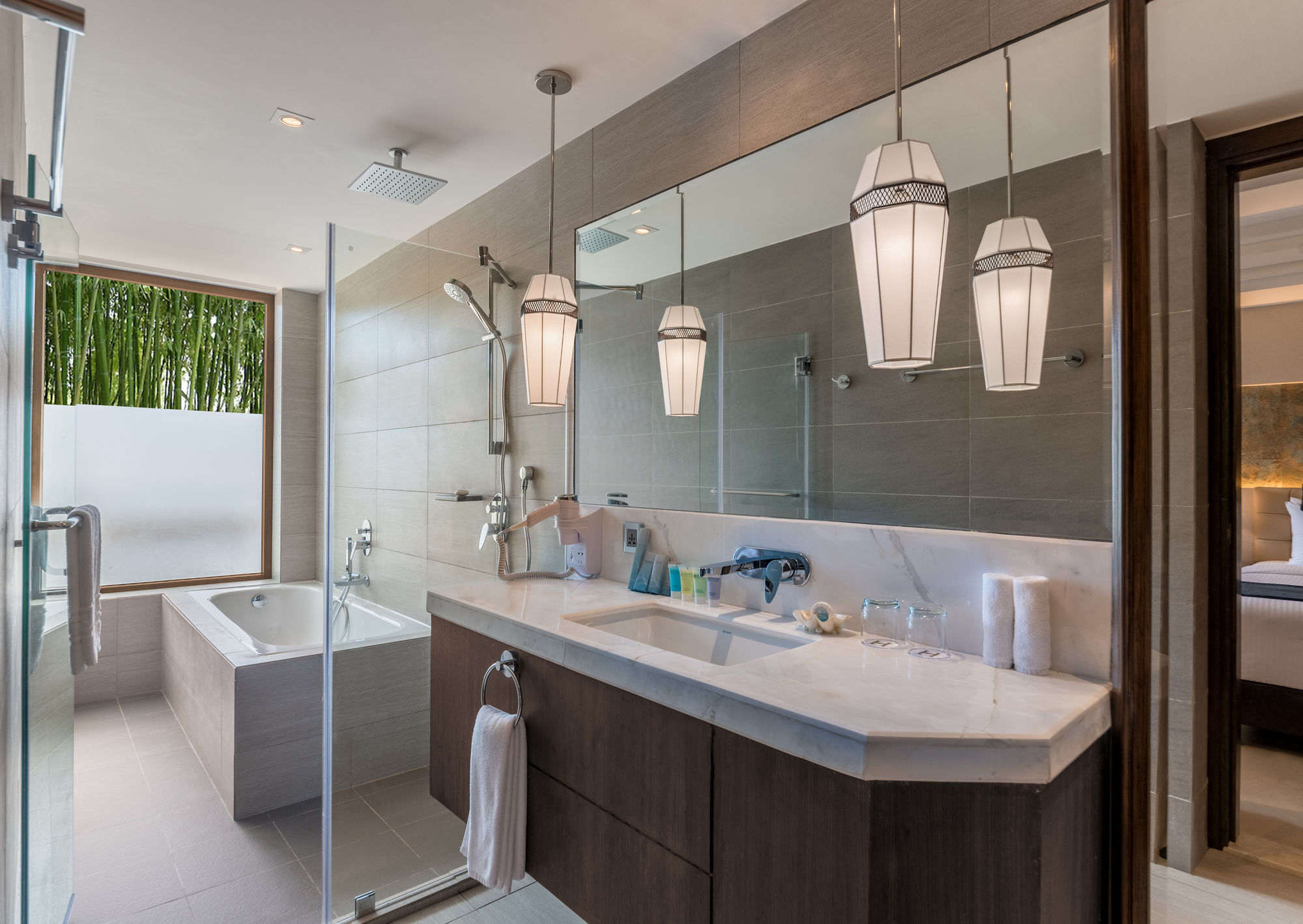 Henann Prime Beach Resort Balabag  Exterior foto Bathroom
